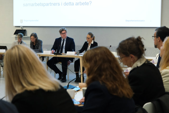 Representatives of a number of government agencies, academia and municipalities attended the meeting.