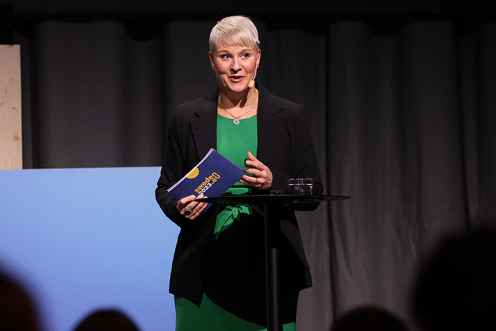 Photo of Anna Tenje on a stage